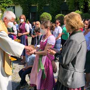 Fronleichnam unter schönem Himmel