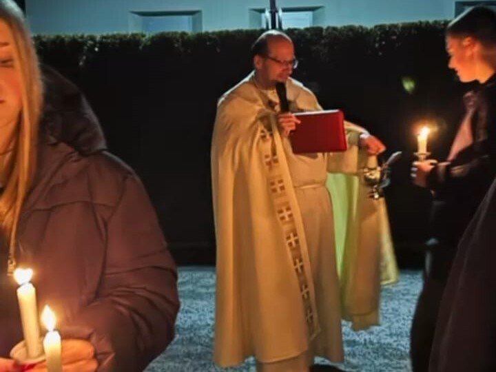 Lichtmessfeier / Muster Michaela Vom Dunkel ins Licht